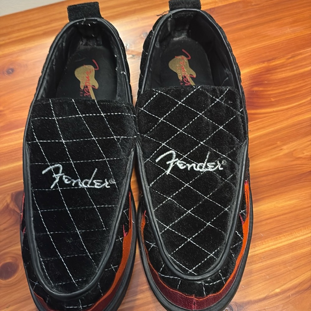 Fender Men’s guitar slippers